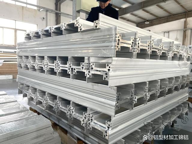 太阳能铝型材厂家有哪些注意事项?