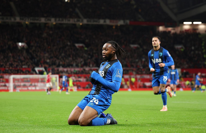 姆贝莫回归曼联 塞梅尼奥转会曼城 曼城德比上演