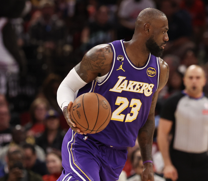 湖人客场力克火箭豪取七连胜 雷迪克直言杜兰特