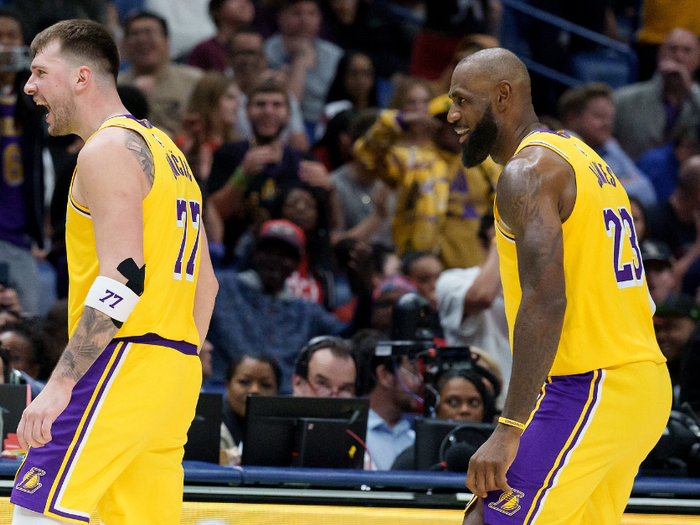 湖人客场力克火箭豪取七连胜 雷迪克直言杜兰特