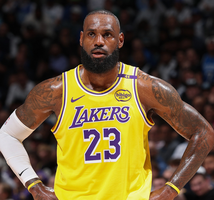 湖人客场力克火箭豪取七连胜 雷迪克直言杜兰特