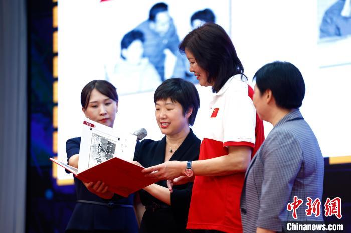 郎平重返母校设立“郎平班”与“郎平杯”鼓励