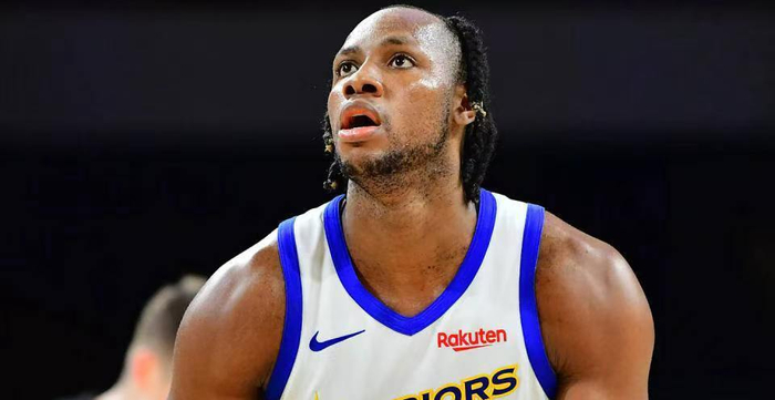 詹姆斯26+11+11率队胜勇士 布朗尼助攻创历史